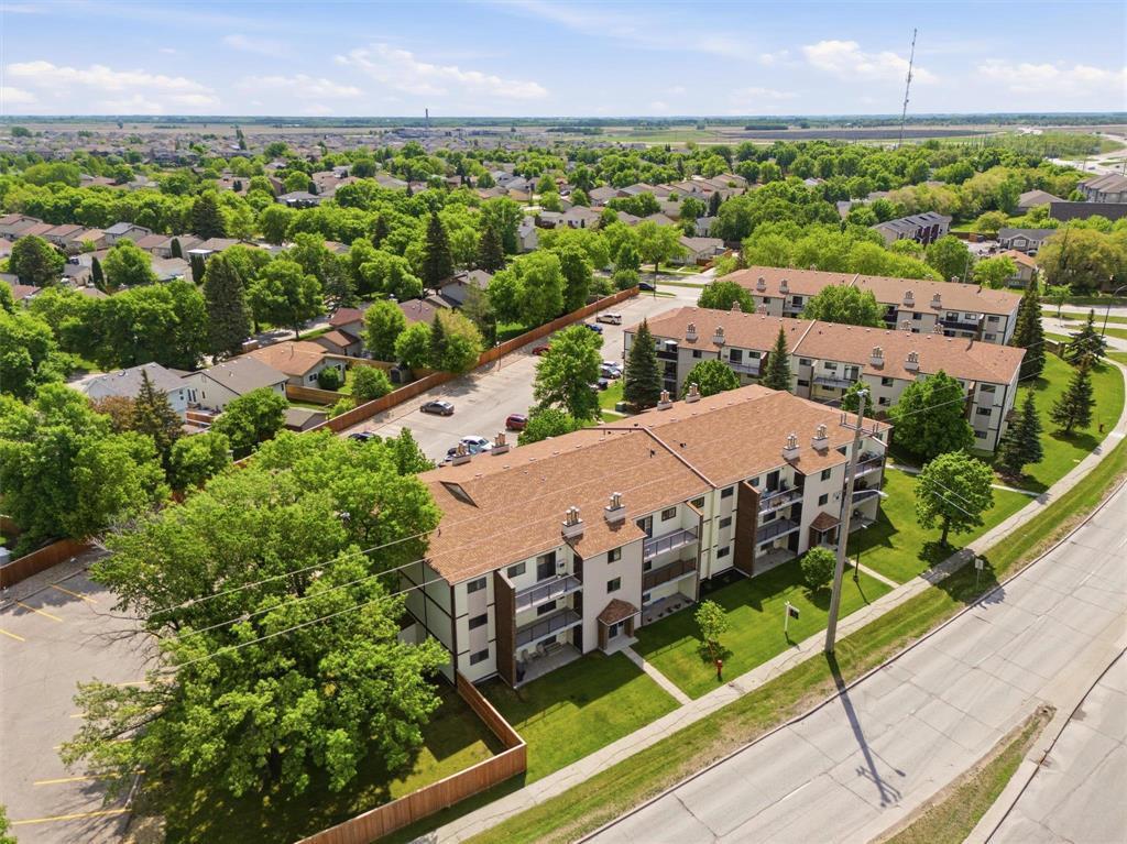 203 11 Burland Avenue, Winnipeg, MB