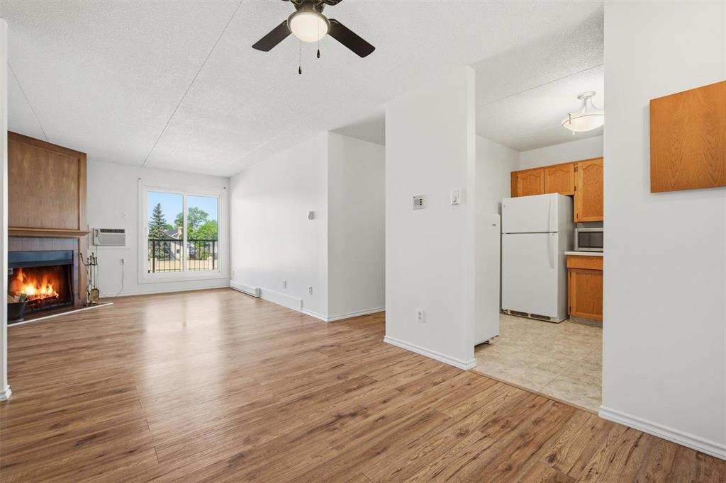 203 11 Burland Avenue, Winnipeg, MB