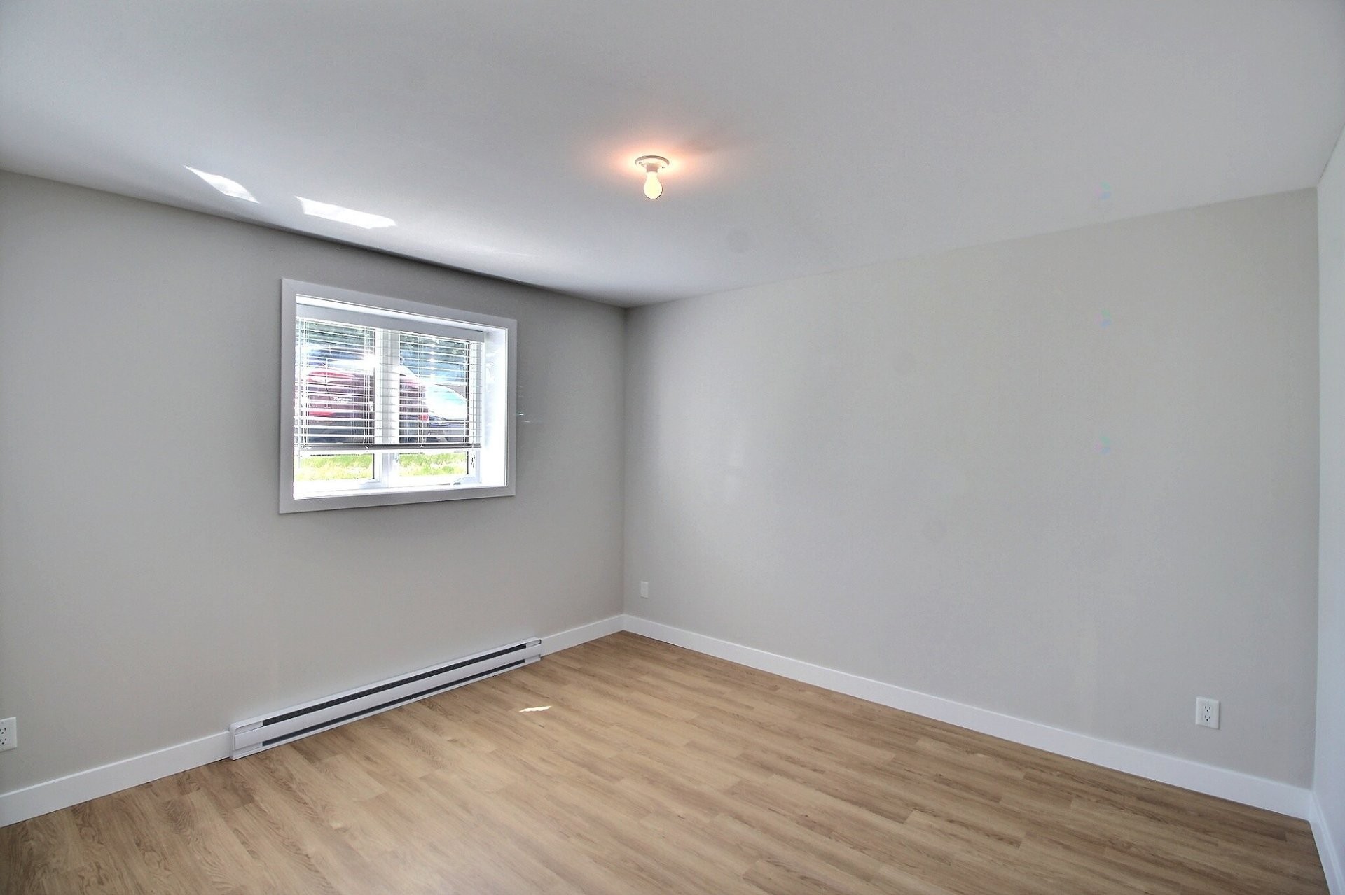Master Bedroom - 2-475 Av. Québec, Rouyn-Noranda, QC
