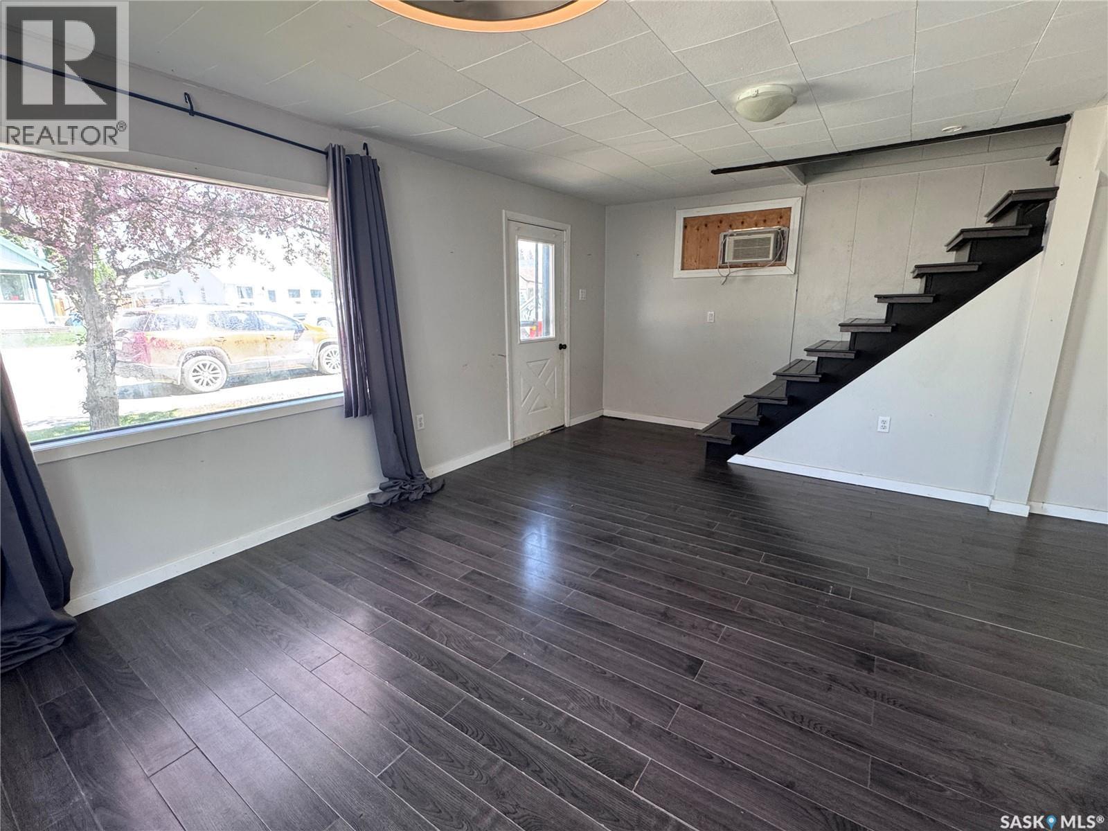 408 4Th Avenue E, Biggar, SK