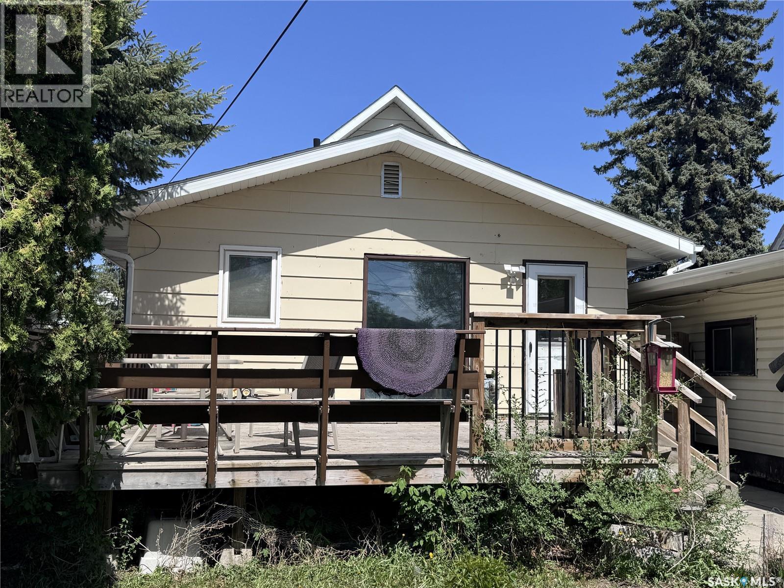 408 4Th Avenue E, Biggar, SK