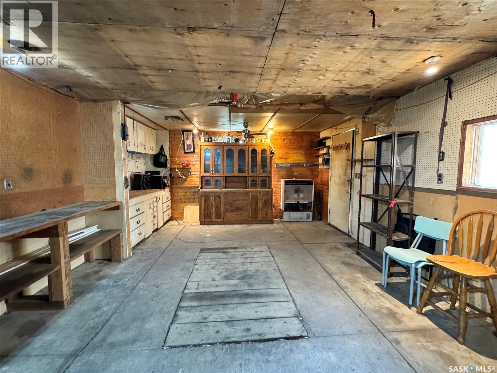 408 4Th Avenue E, Biggar, SK - Indoor