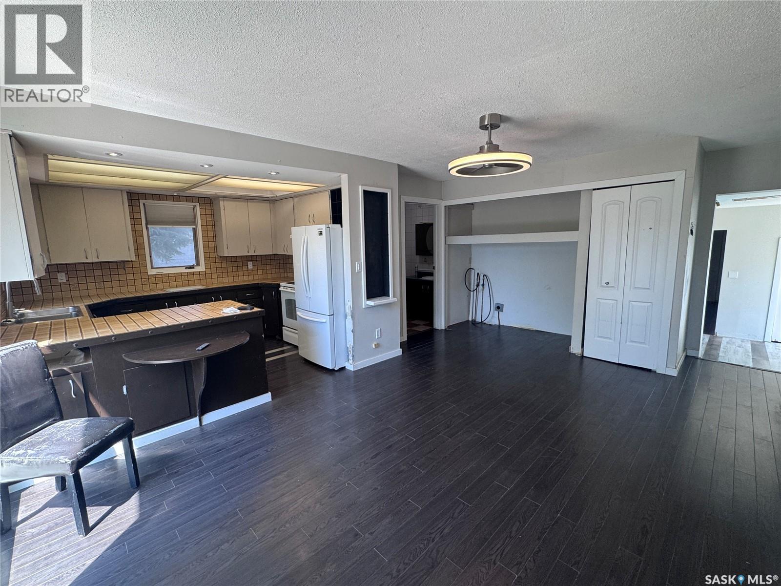 408 4Th Avenue E, Biggar, SK