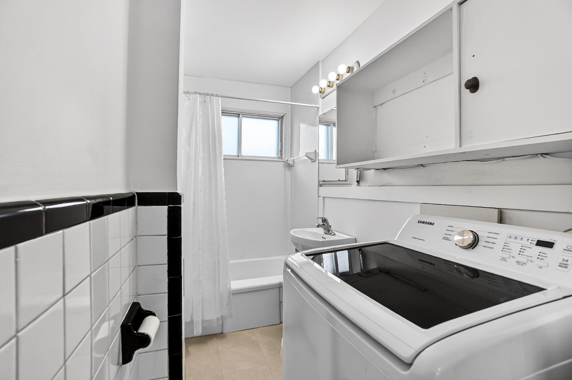 Salle de lavage - 9635 - A Rue J.-J.-Gagnier, Montréal (Ahuntsic-Cartierville), QC