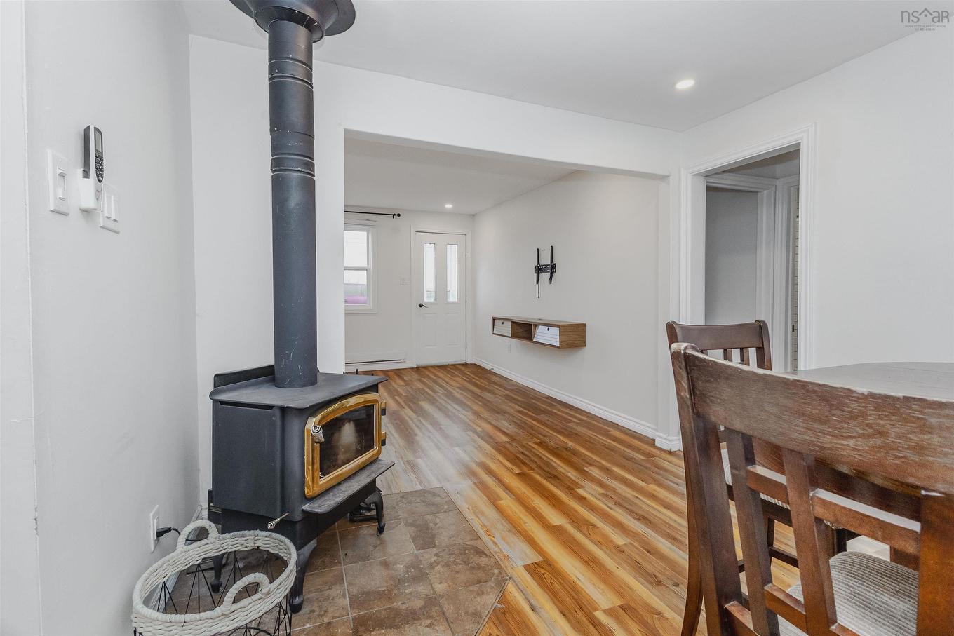 30 Thomas Avenue Sydney Ns, Mira Road, NS