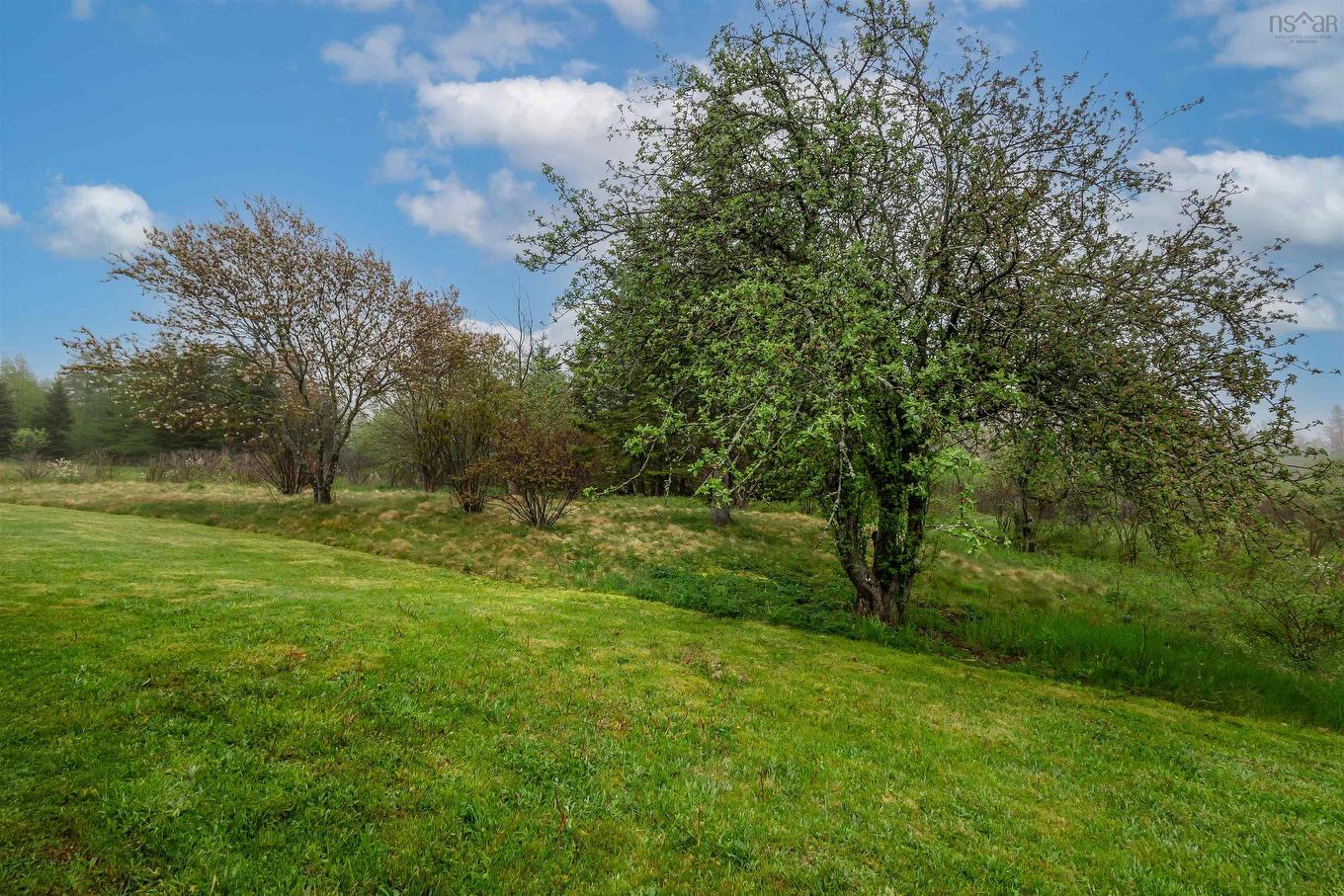 30 Thomas Avenue Sydney Ns, Mira Road, NS
