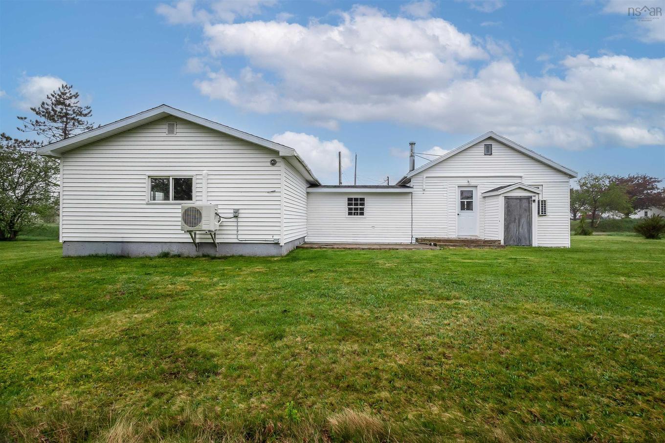 30 Thomas Avenue Sydney Ns, Mira Road, NS