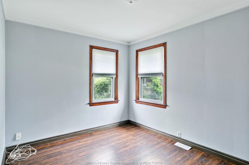 Upper-3200 Longfellow Avenue, Windsor, ON