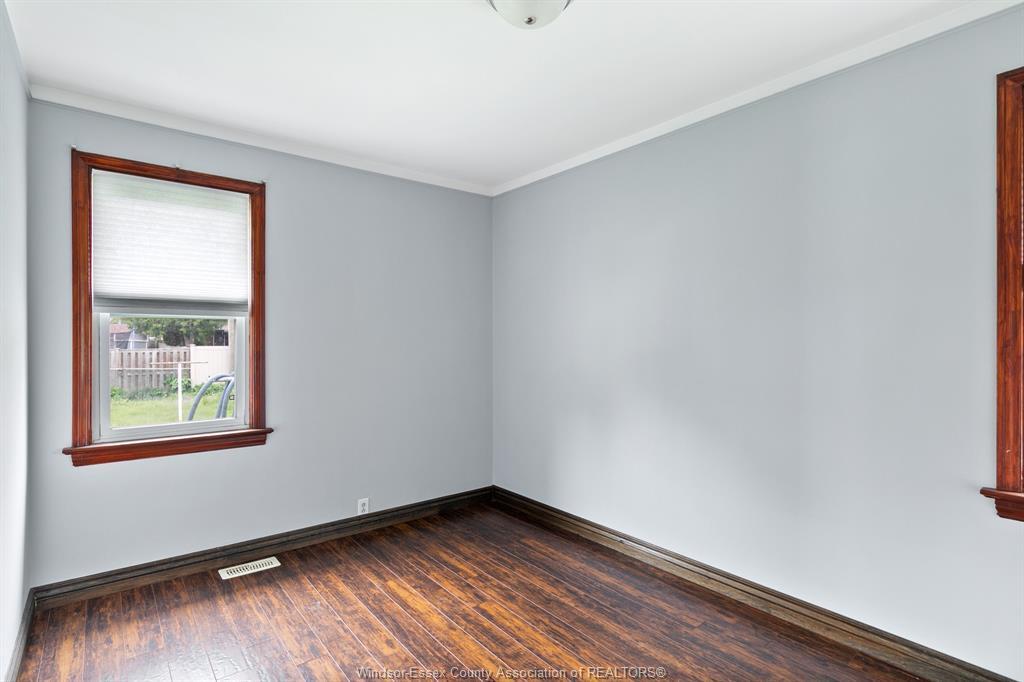 Upper-3200 Longfellow Avenue, Windsor, ON