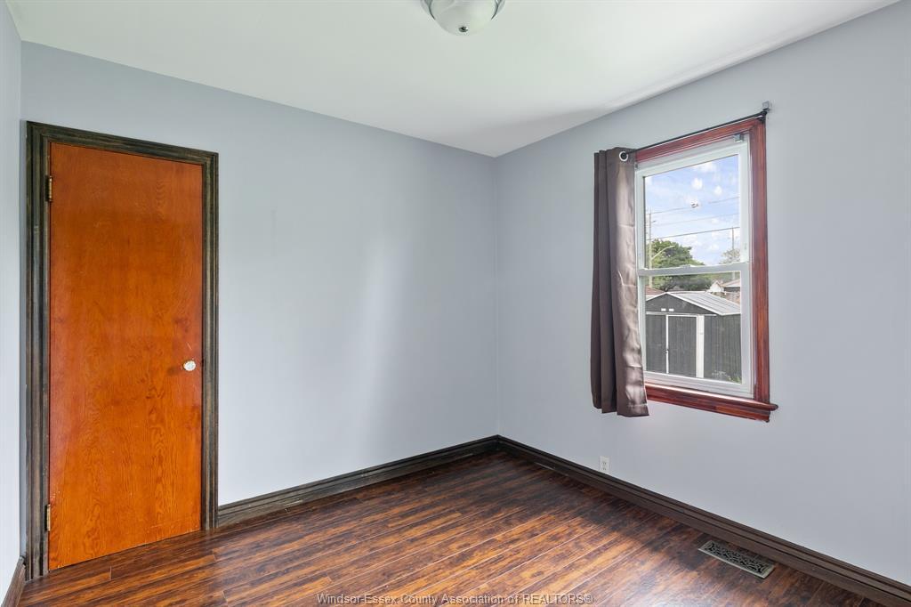 Upper-3200 Longfellow Avenue, Windsor, ON