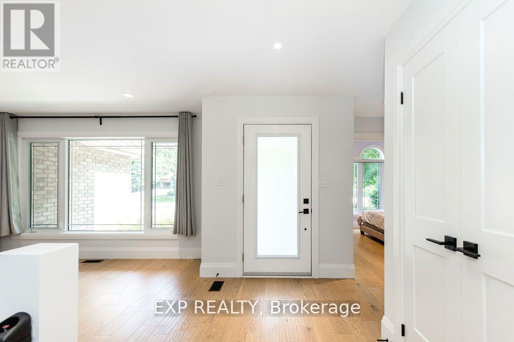 37 Paddy Dunns Circle, Springwater, ON