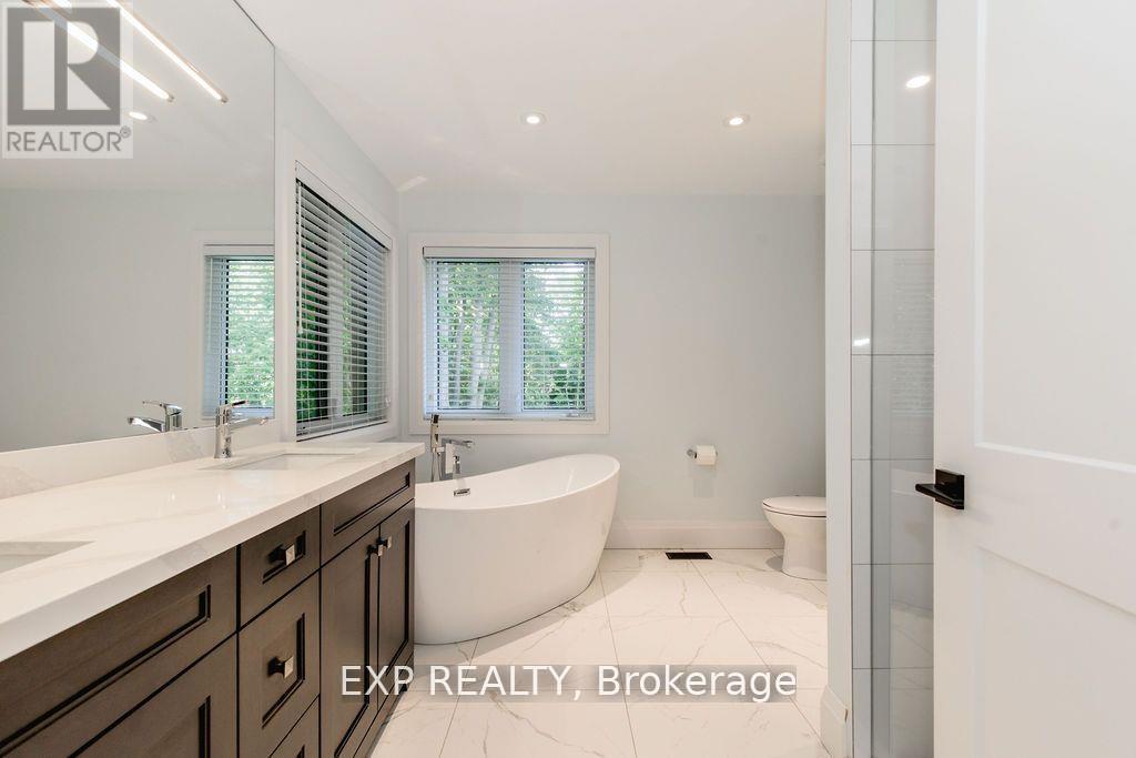 37 Paddy Dunns Circle, Springwater, ON
