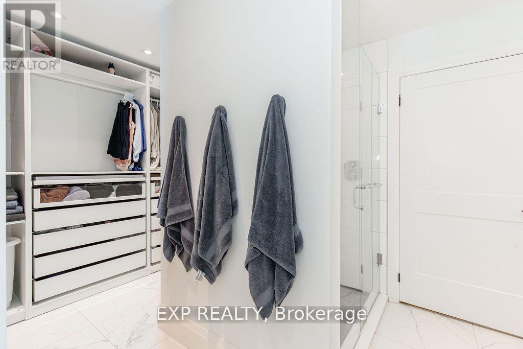 37 Paddy Dunns Circle, Springwater, ON