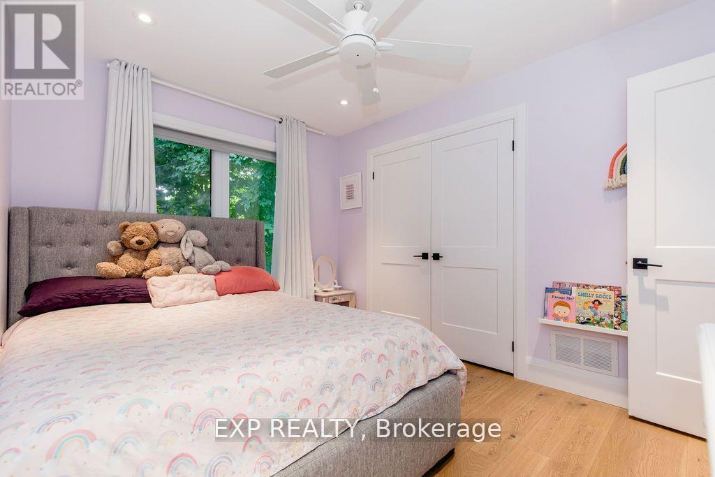 37 Paddy Dunns Circle, Springwater, ON