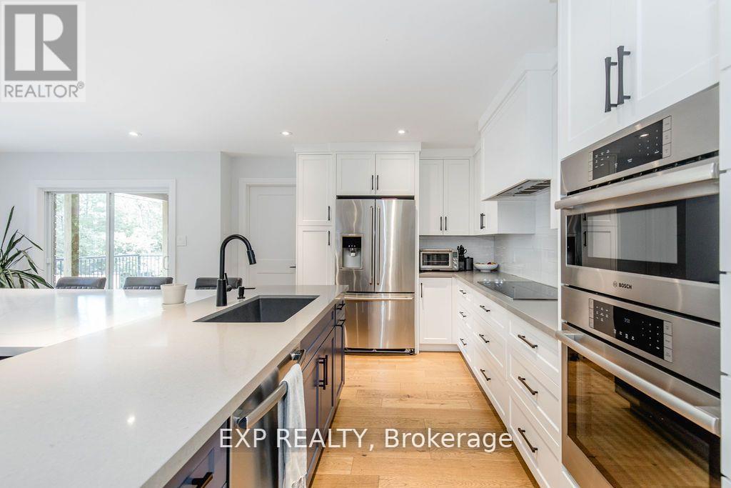 37 Paddy Dunns Circle, Springwater, ON