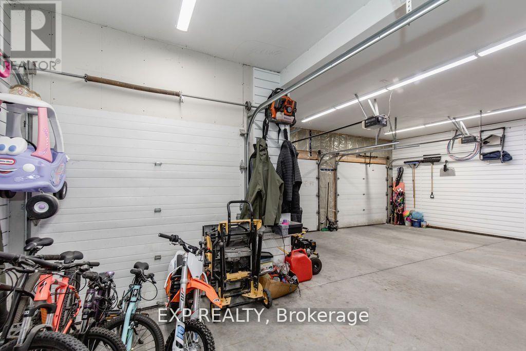 37 Paddy Dunns Circle, Springwater, ON