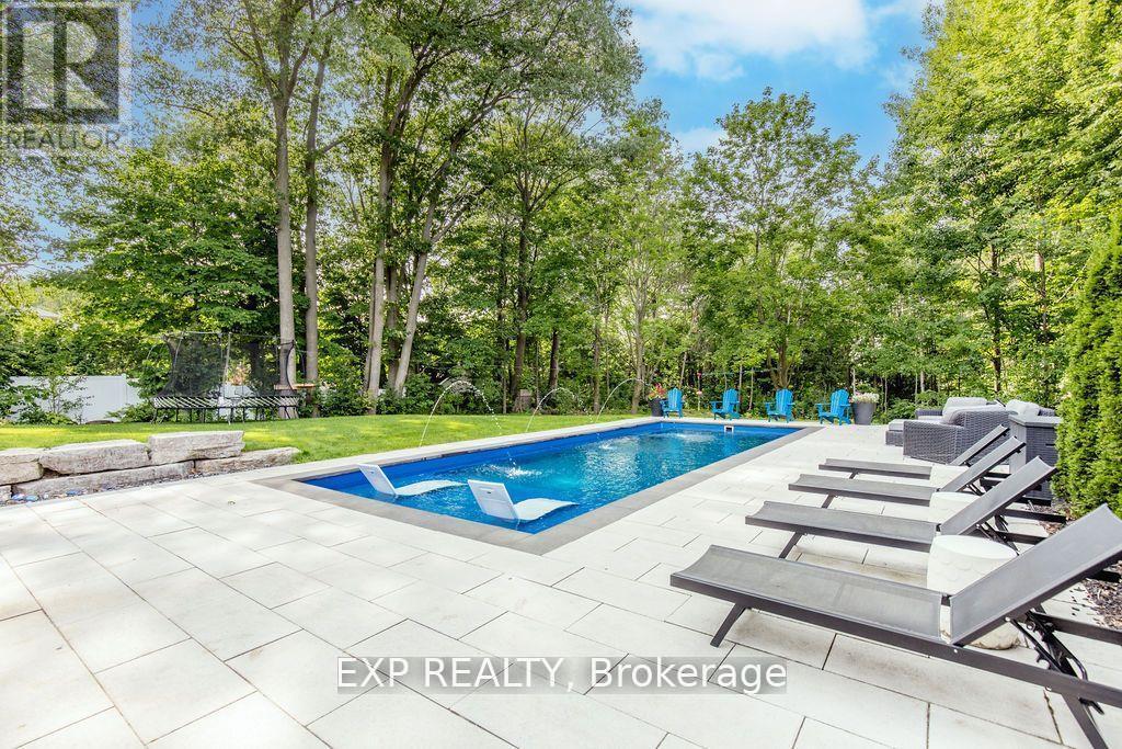 37 Paddy Dunns Circle, Springwater, ON