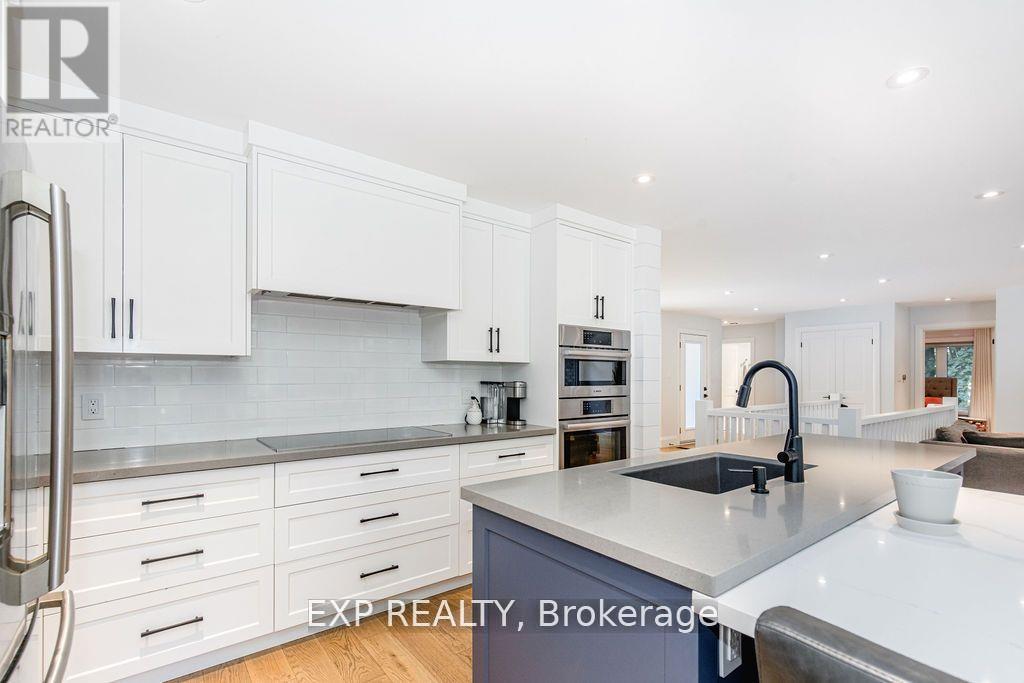 37 Paddy Dunns Circle, Springwater, ON