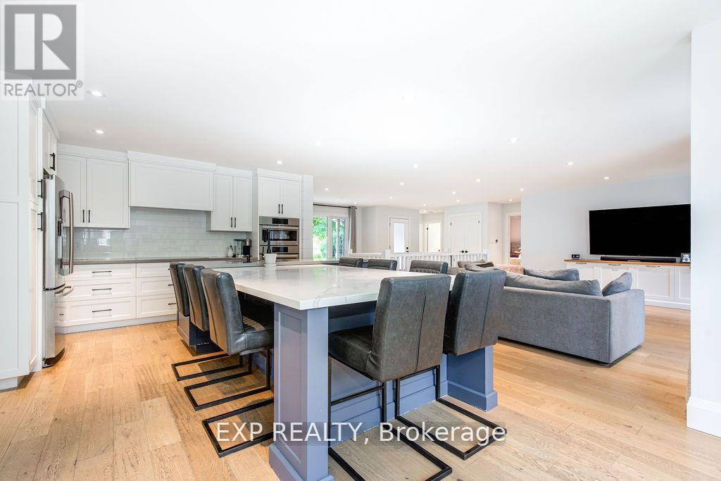 37 Paddy Dunns Circle, Springwater, ON