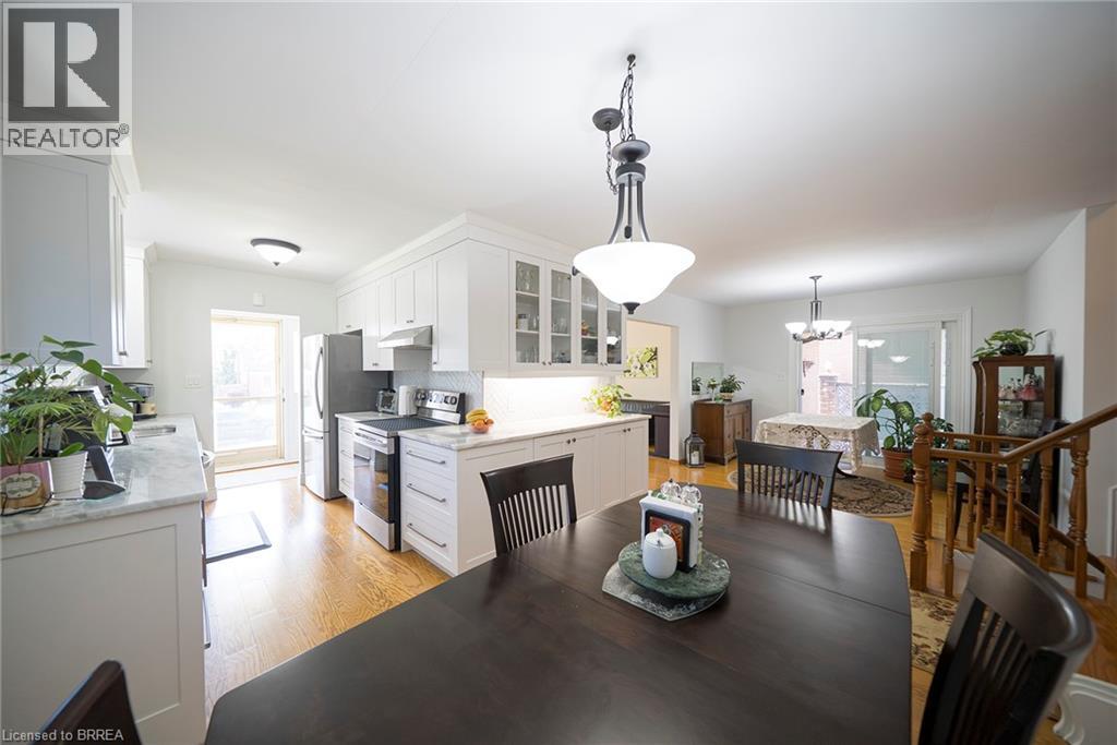 176 Kimberly Drive, Hamilton, ON - Indoor Photo Showing Dining Room