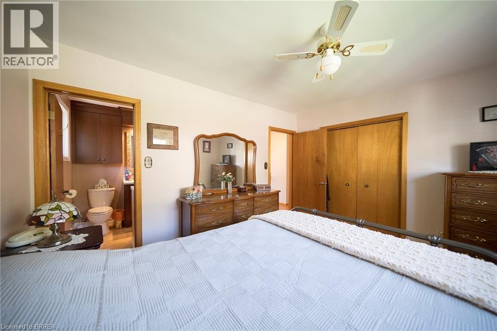 176 Kimberly Drive, Hamilton, ON - Indoor Photo Showing Bedroom