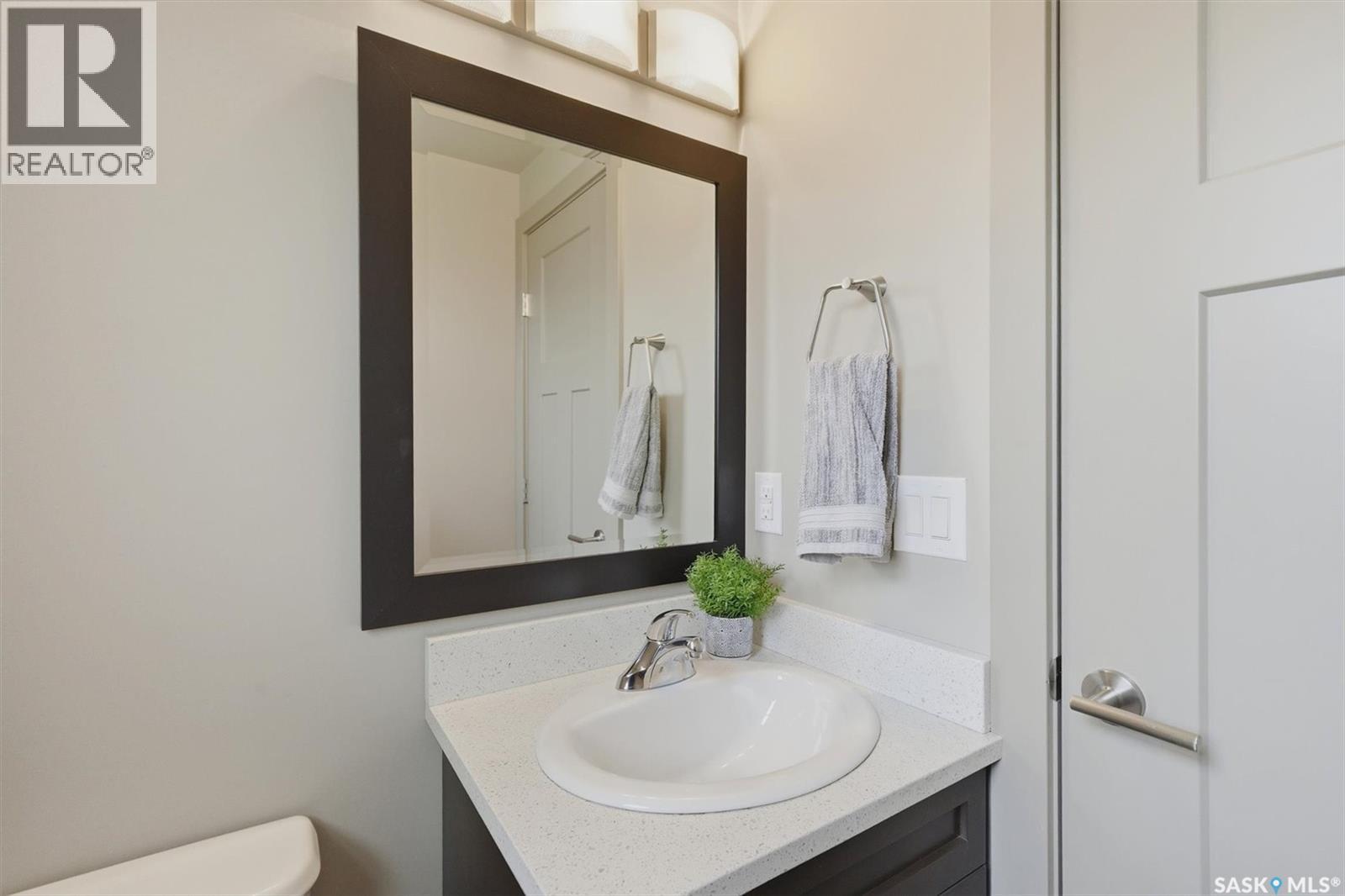 256 Maningas Bend, Saskatoon, SK