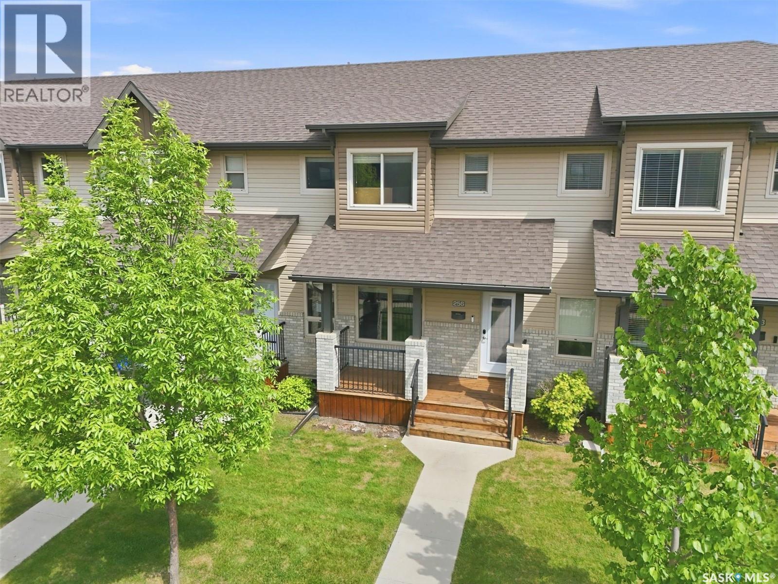 256 Maningas Bend, Saskatoon, SK