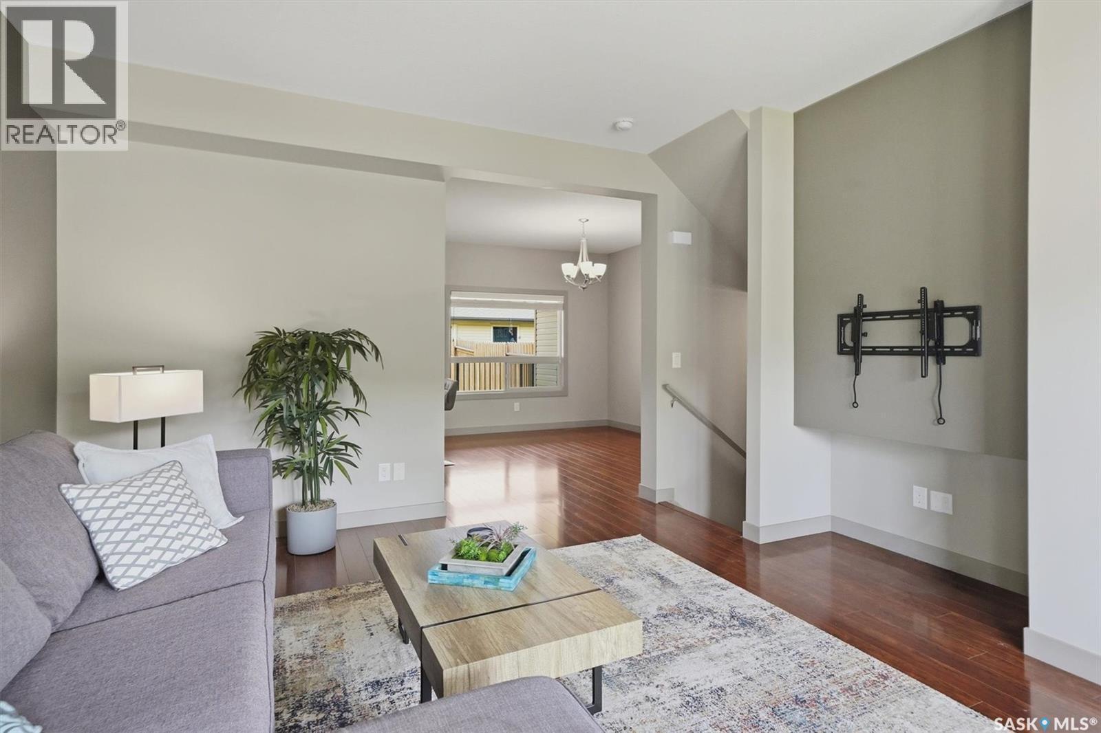 256 Maningas Bend, Saskatoon, SK