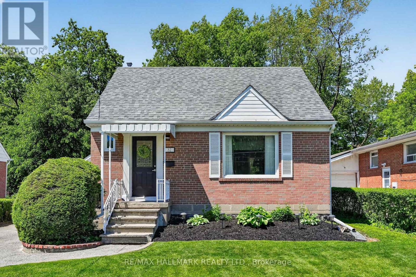 32 Rockwood Drive, Toronto, ON