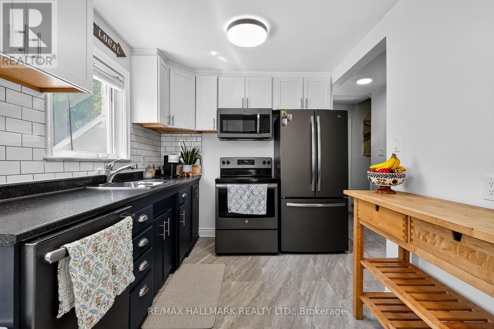 32 Rockwood Drive, Toronto, ON