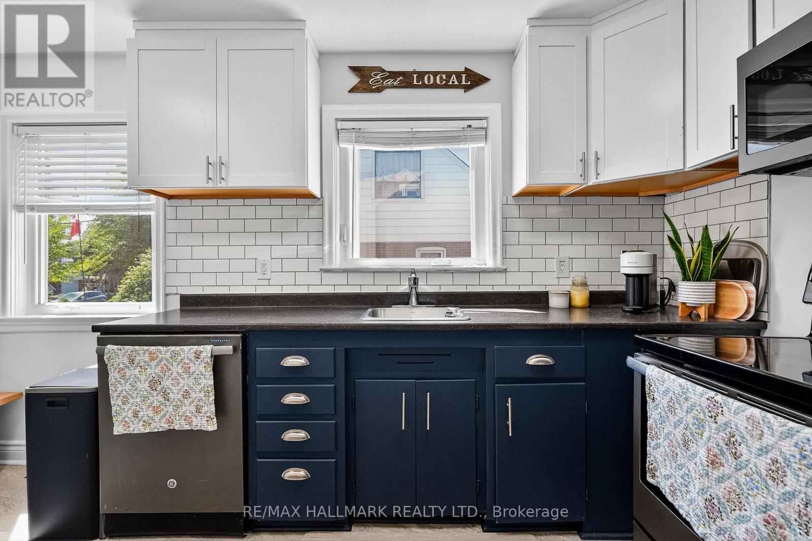 32 Rockwood Drive, Toronto, ON
