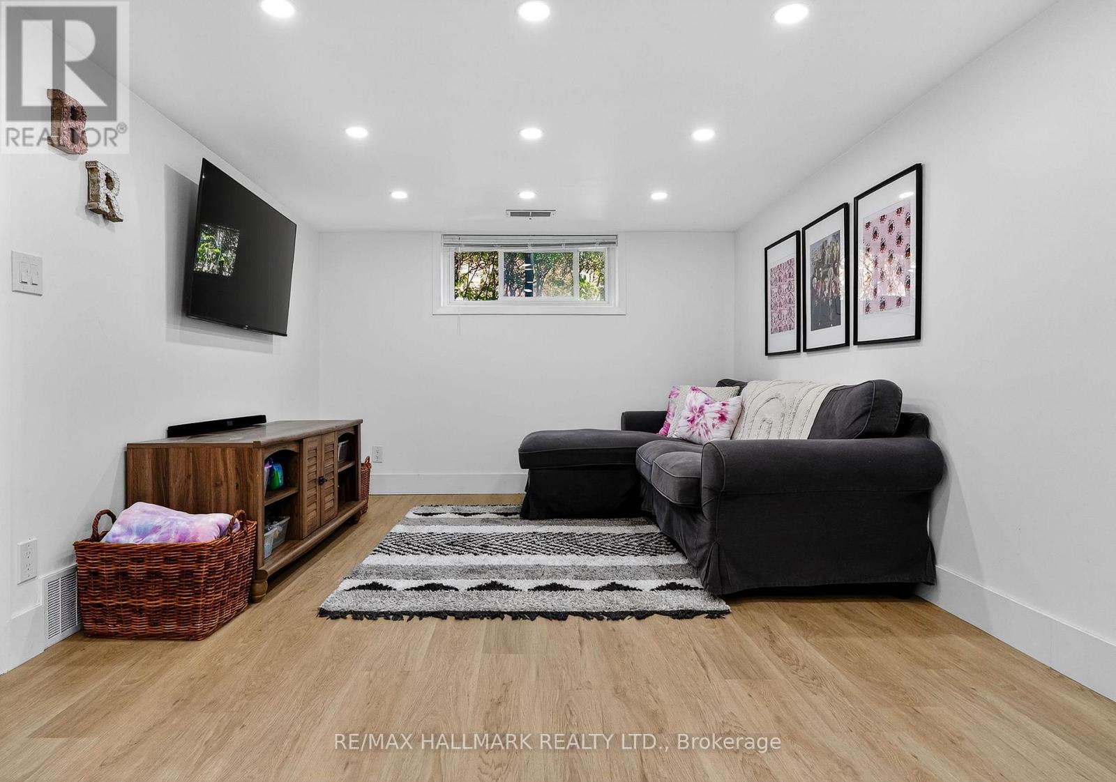 32 Rockwood Drive, Toronto, ON