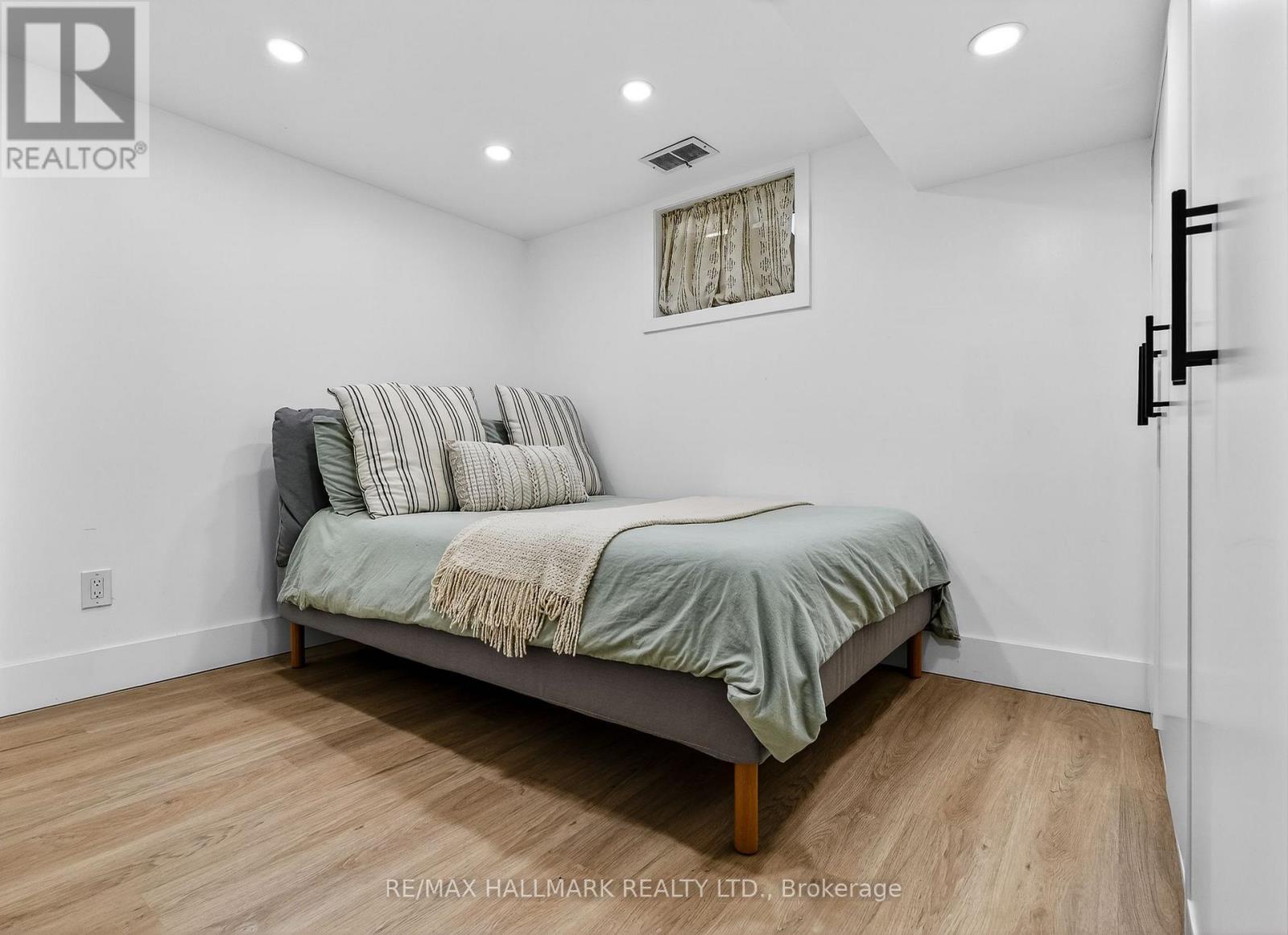 32 Rockwood Drive, Toronto, ON