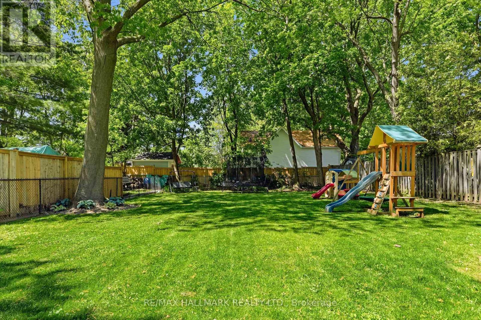32 Rockwood Drive, Toronto, ON