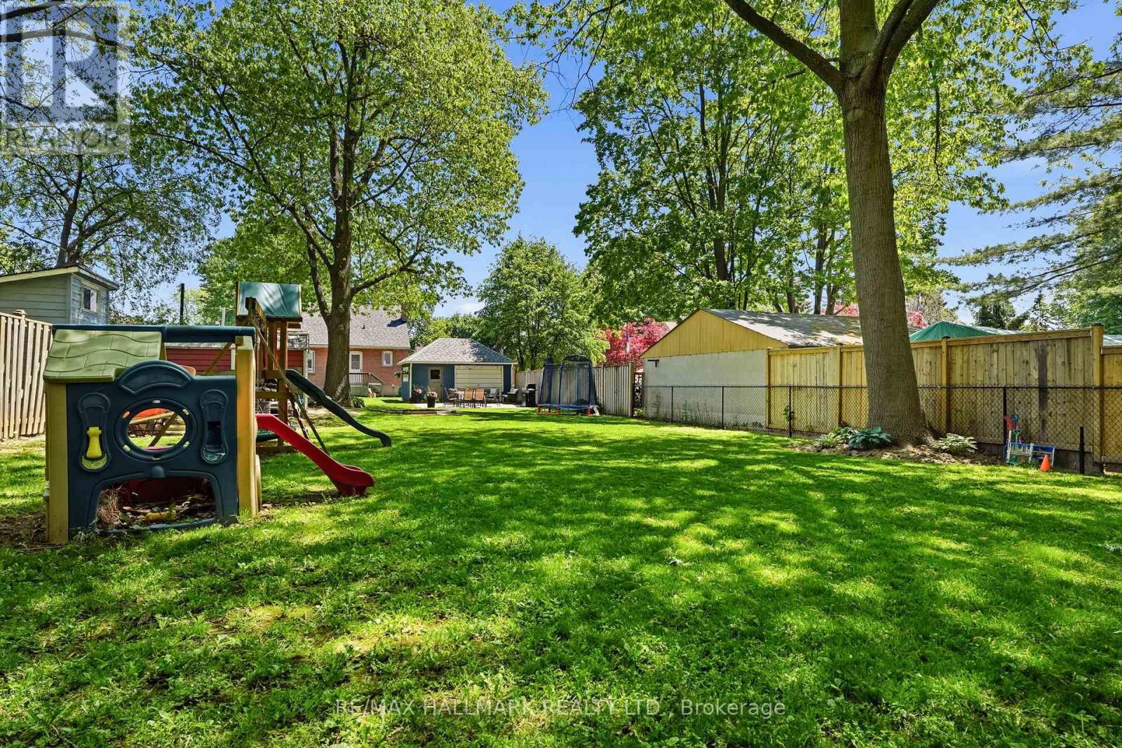 32 Rockwood Drive, Toronto, ON