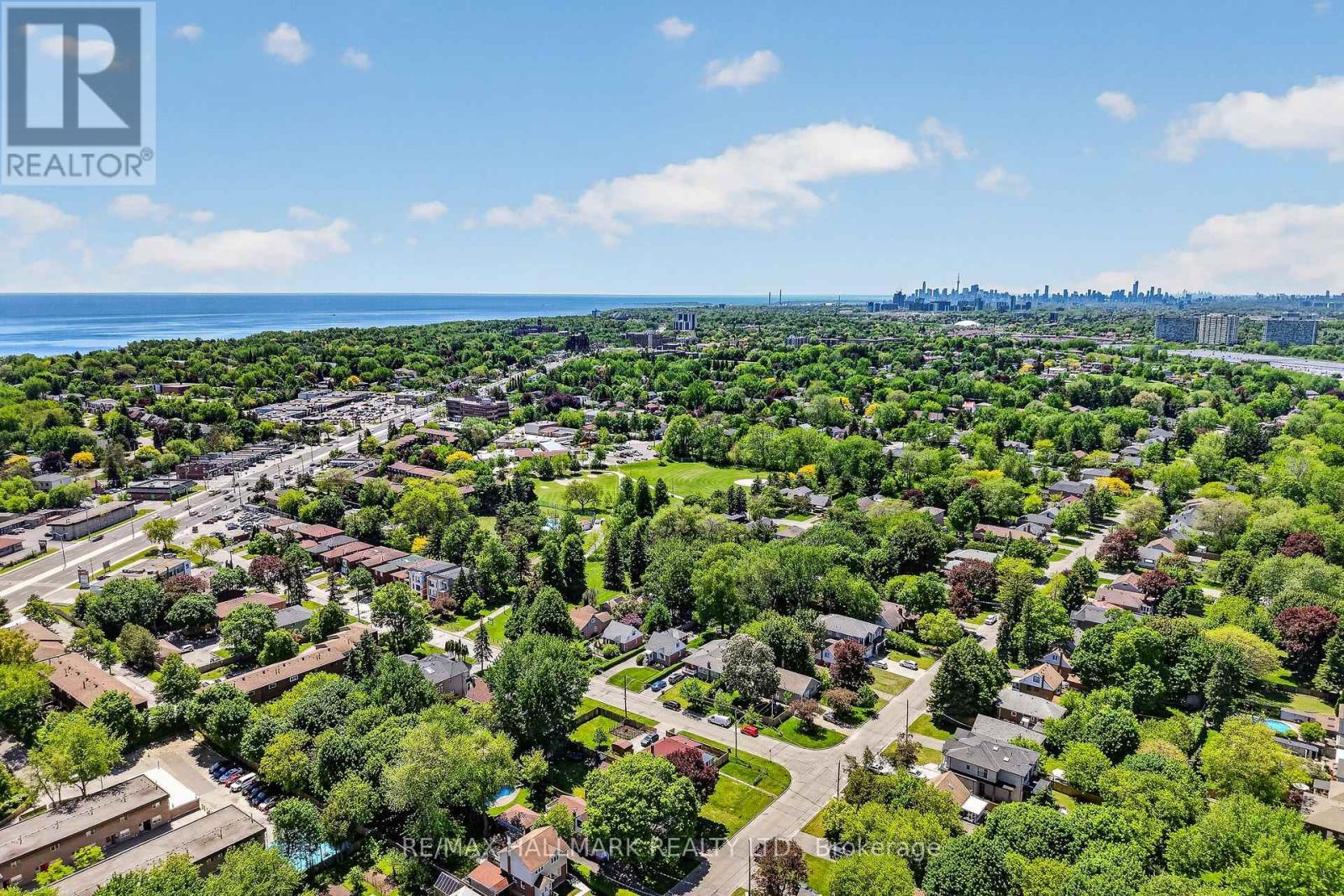 32 Rockwood Drive, Toronto, ON