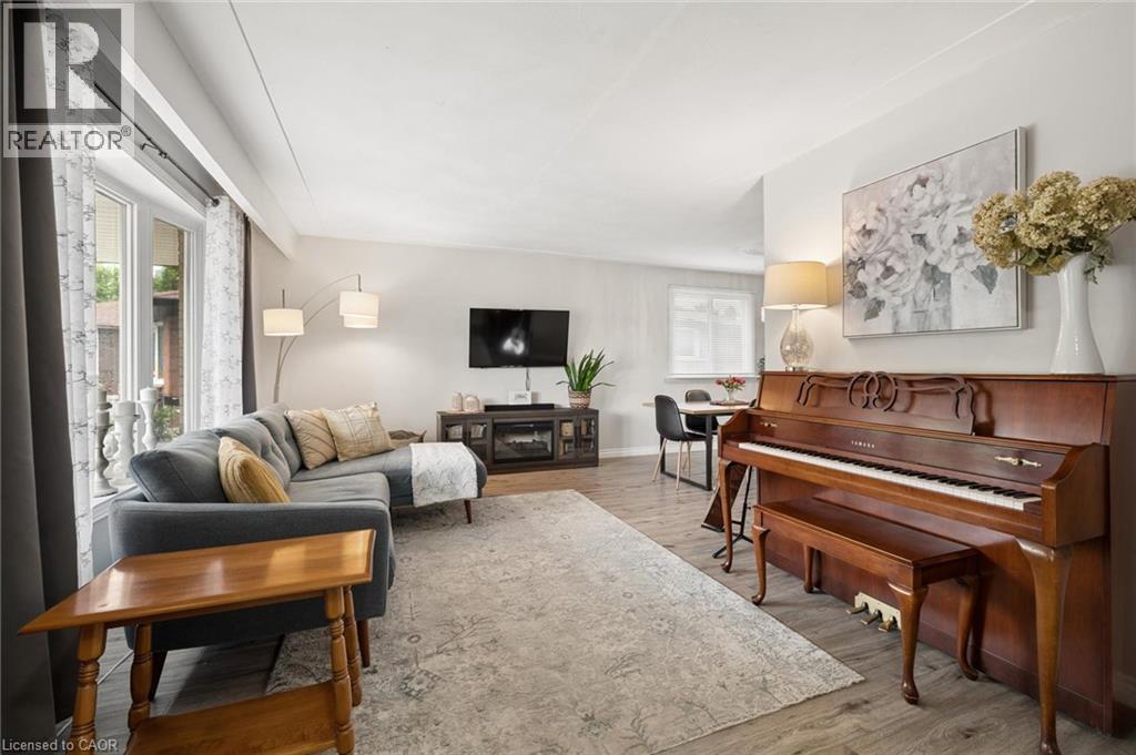 22 Brookside Crescent, Kitchener, ON