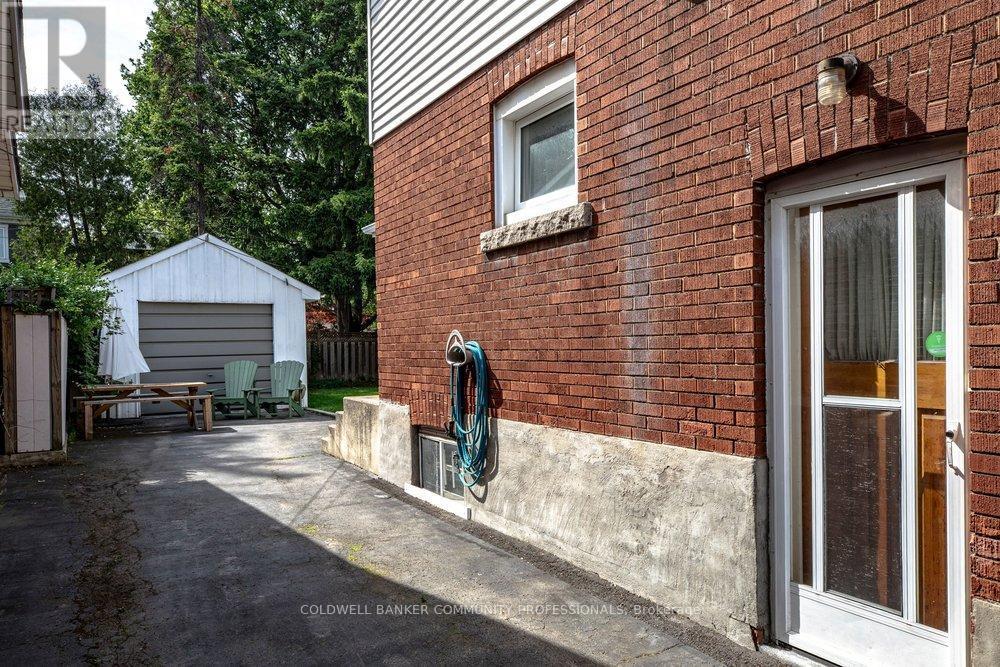 66 Edgemont Street S, Hamilton, ON