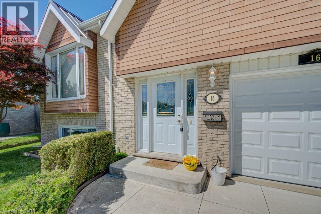 16 Sugar Maple Place, Kitchener, ON