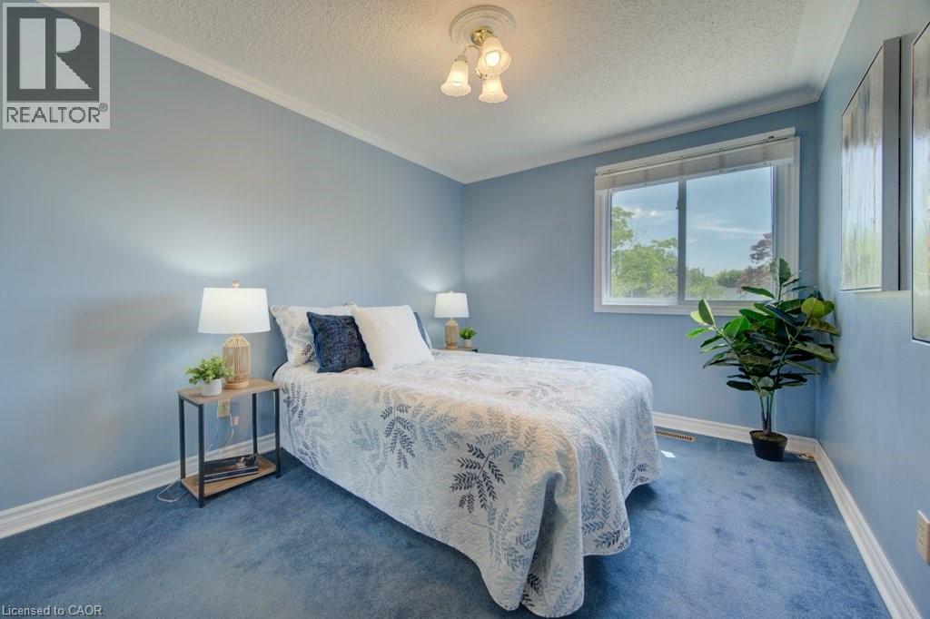 16 Sugar Maple Place, Kitchener, ON