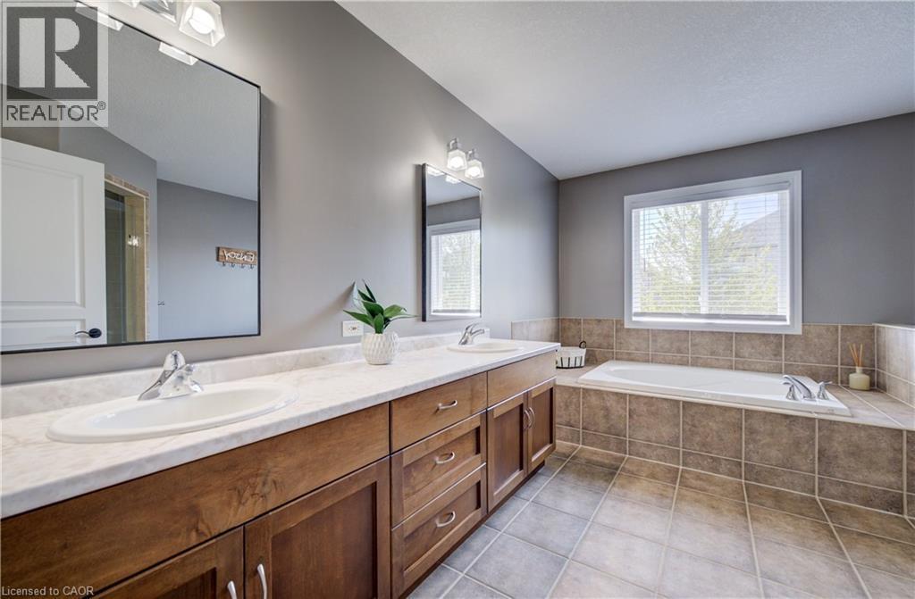 195 Westcliff Way, Cambridge, ON