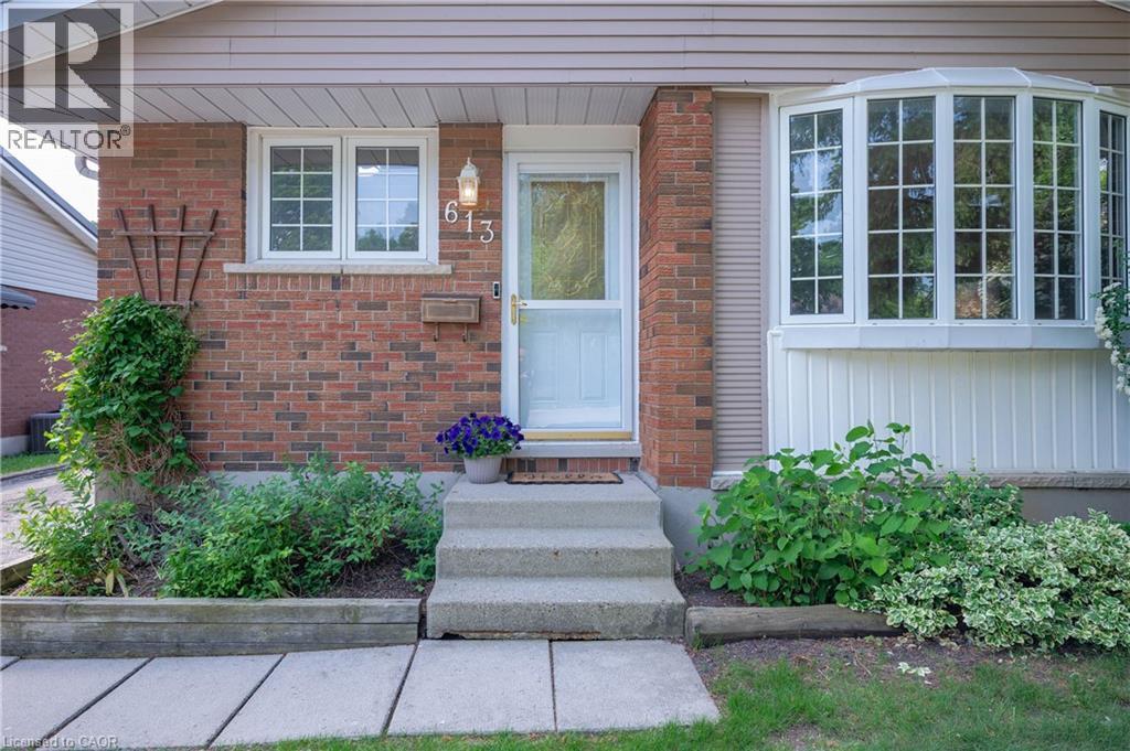 613 Dogwood Lane, Waterloo, ON