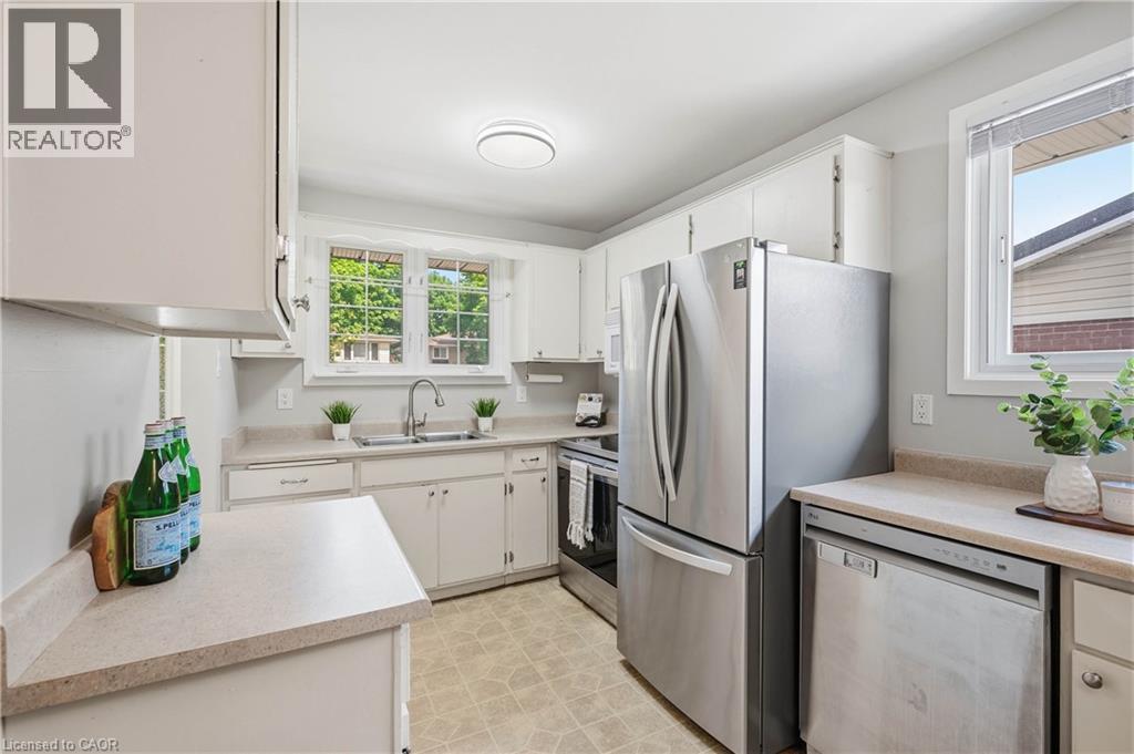 613 Dogwood Lane, Waterloo, ON