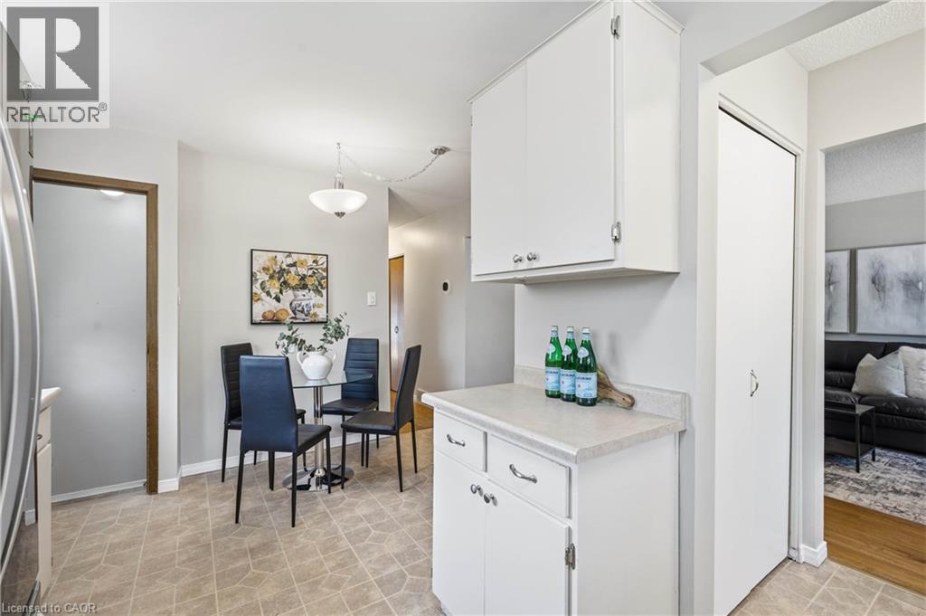 613 Dogwood Lane, Waterloo, ON
