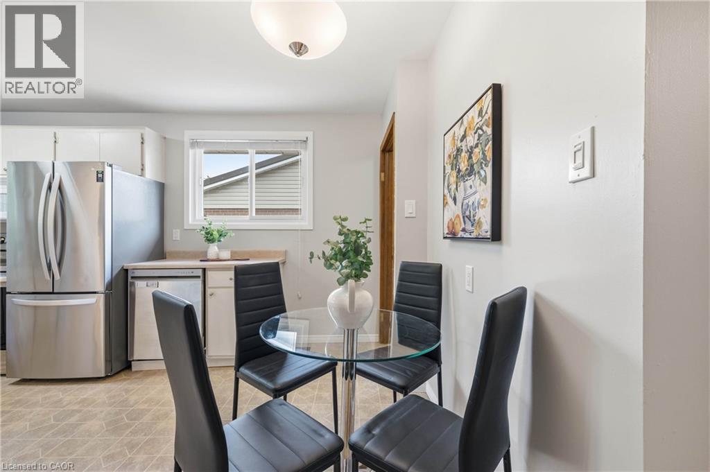 613 Dogwood Lane, Waterloo, ON