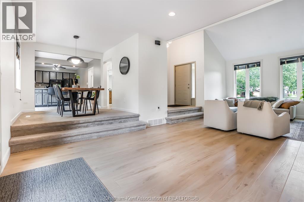 74 University Drive, Chatham, ON