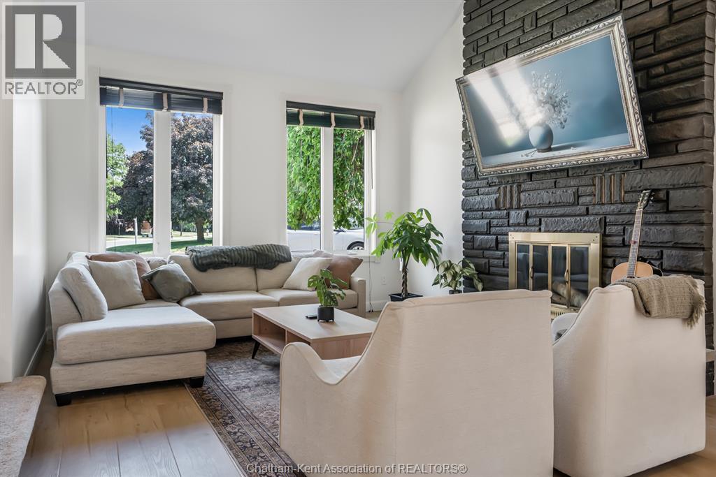 74 University Drive, Chatham, ON