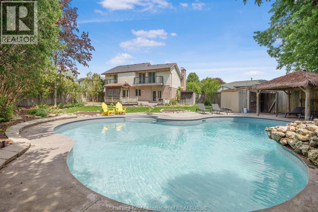 74 University Drive, Chatham, ON