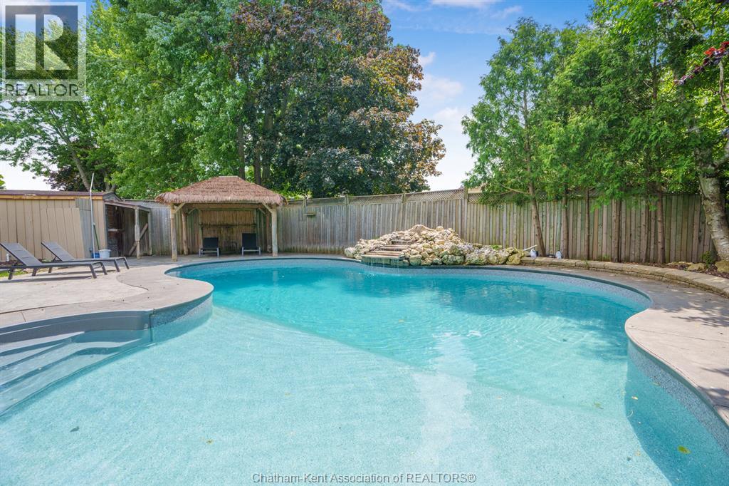 74 University Drive, Chatham, ON