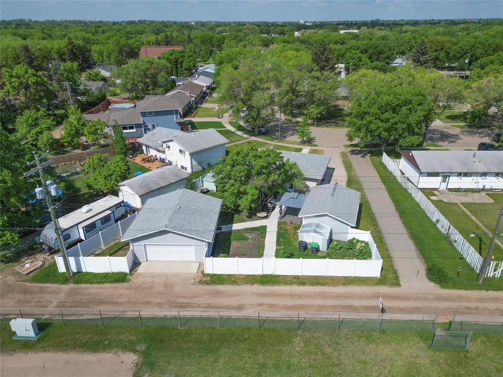 130 Madison Crescent, Brandon, MB